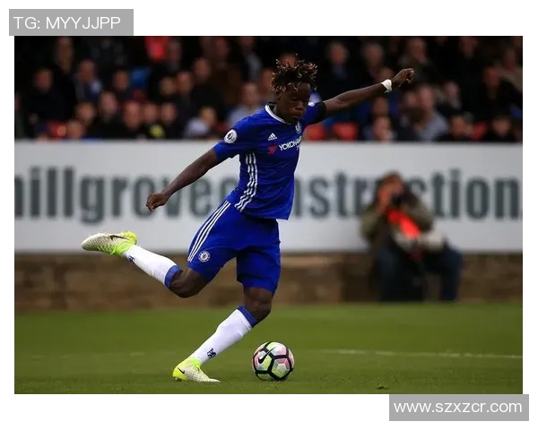 西班牙7号足球明星的辉煌历程与传奇瞬间回顾 西班牙7号足球明星的辉煌历程与传奇瞬间回顾